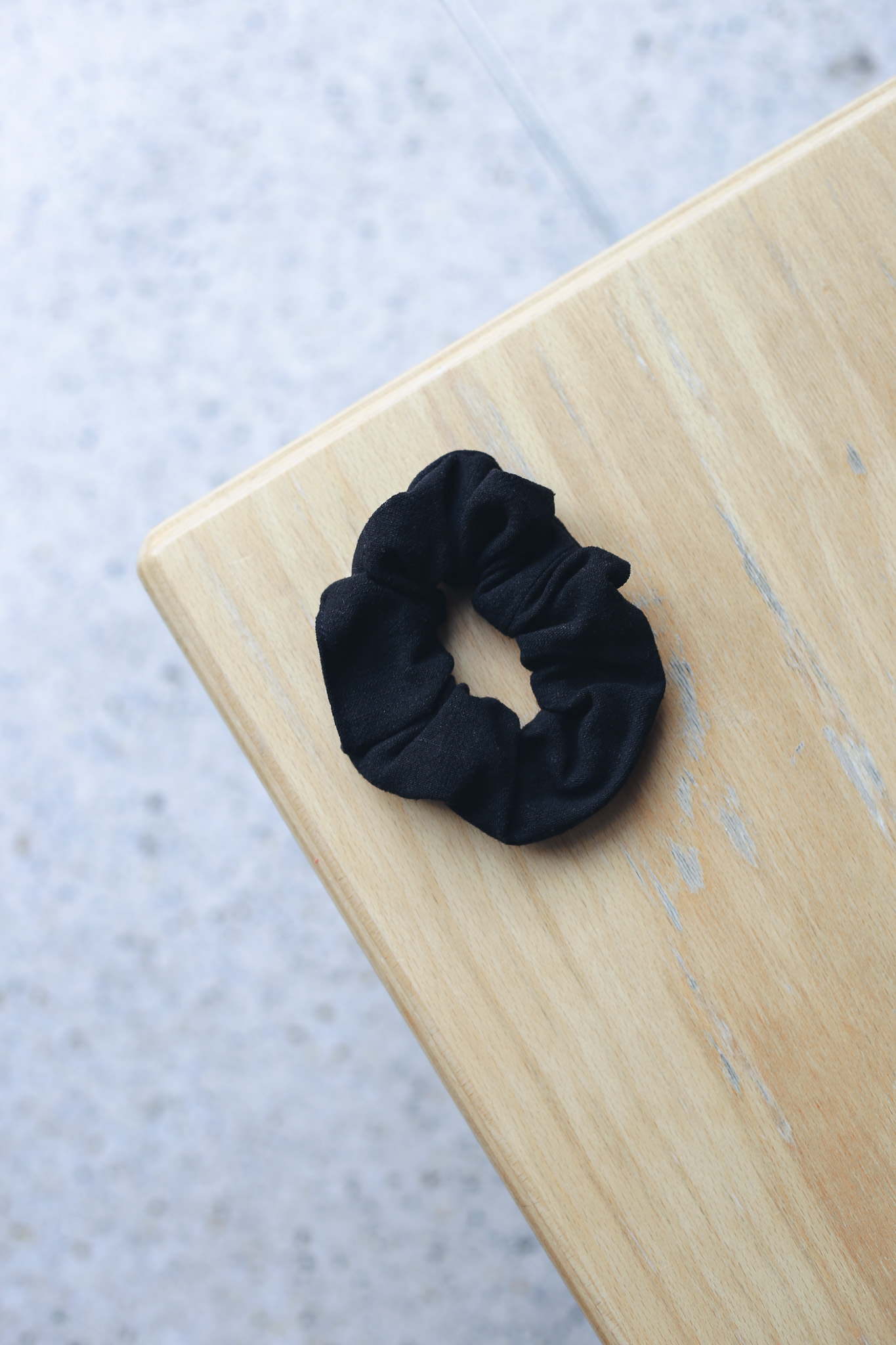 Gumička Linen Black - foto 1